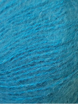 Mohair Philomène 059 - Pelote de laine Jeans Couleur Bleu Poids 50g  Longueur de fil 100m N° Aiguille Tricot 5 - 6 Composition Acrylique / Laine  /