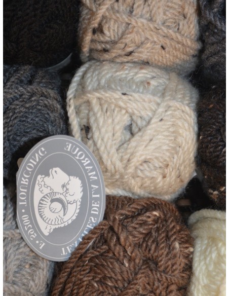 Pelote de fil à tricoter Pure Laine 100% Laine Poids : 50g Longueur : 50m Aiguilles : 8