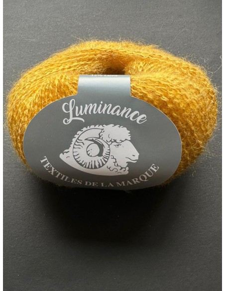 Pelote de fil à tricoter Laine Mélangée 30% Laine 70% Acrylique Poids : 100g Longueur : 300m Aiguilles : 3-4