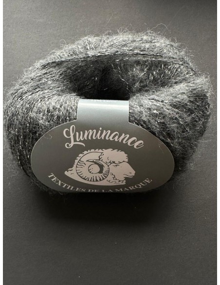 Pelote de fil à tricoter Laine Mélangée 30% Laine 70% Acrylique Poids : 100g Longueur : 300m Aiguilles : 3-4