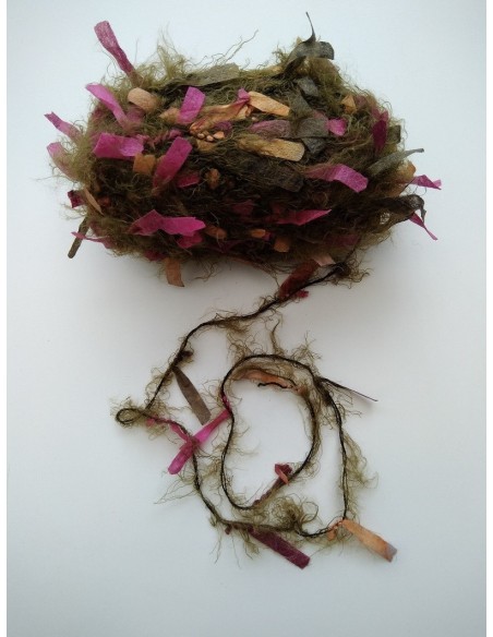 PAPILLON Pelote de fil à tricoter Polyamide 100% Polyamide Poids : 50g Longueur : 65m Aiguilles : 5-6