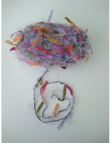 Laine Papillon 100% Polyamide. 50g  65m. La taille d'aiguille est le N° 5-6.