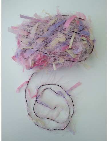 Pelote de fil à tricoter Polyester  100% Polyester Poids : 100g Longueur : 18m Aiguilles : 4,5